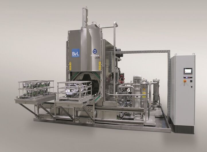 Specific application for the cleaning of hybrid housings within a washing chamber with the BvL Niagara basket washing machine